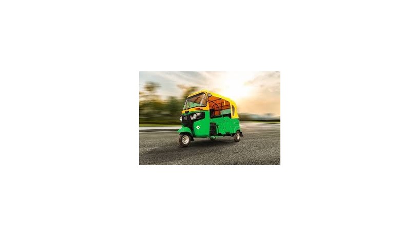 bajaj-auto-rickshaw-bs6-big-0