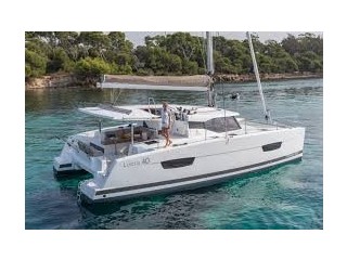 Fountaine Pajot Lucia 40