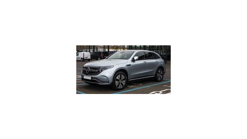 mercedes-benz-eqc-big-0